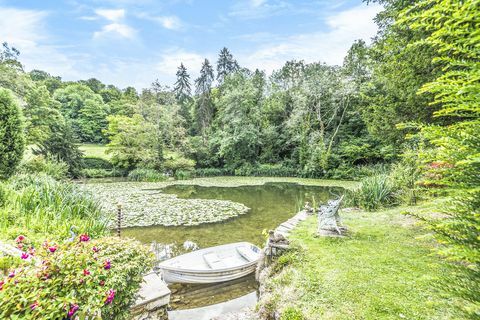 Hermosa casa de época con gloriosos jardines y un estanque para remar está a la venta en East Hampshire
