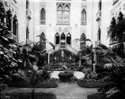 patio blanco y negro