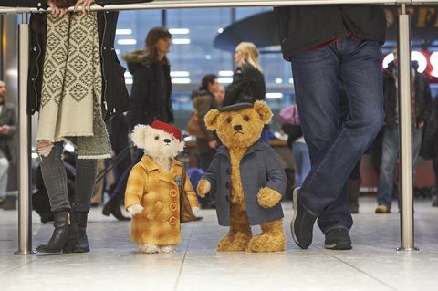 Anuncio de Navidad de Heathrow - Steiff lleva a Doris y Edward Bair en el aeropuerto de Heathrow