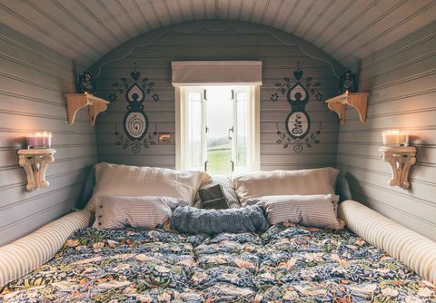 Nomad wagon and bothy en Cornwall - Unique Home Stays - cama