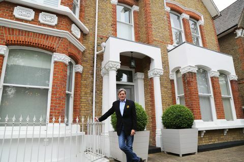 Celebrity Home Secrets: Nigel Havers enfrente de la gran casa que compró en 1989 en el suroeste de Londres